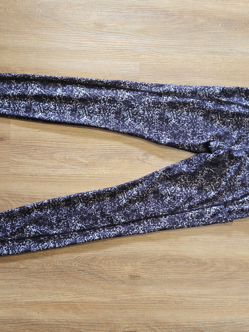 Lululemon Black & White Speckle Print High-Rise Leggings – Size 6